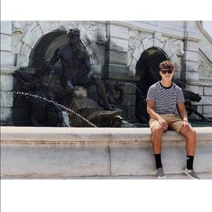 Meet your Posher, Christopher